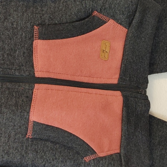 7 For All Mankind hoodie sweat suit 2PC set sizes 2T-3T NWT - Picture 2 of 8